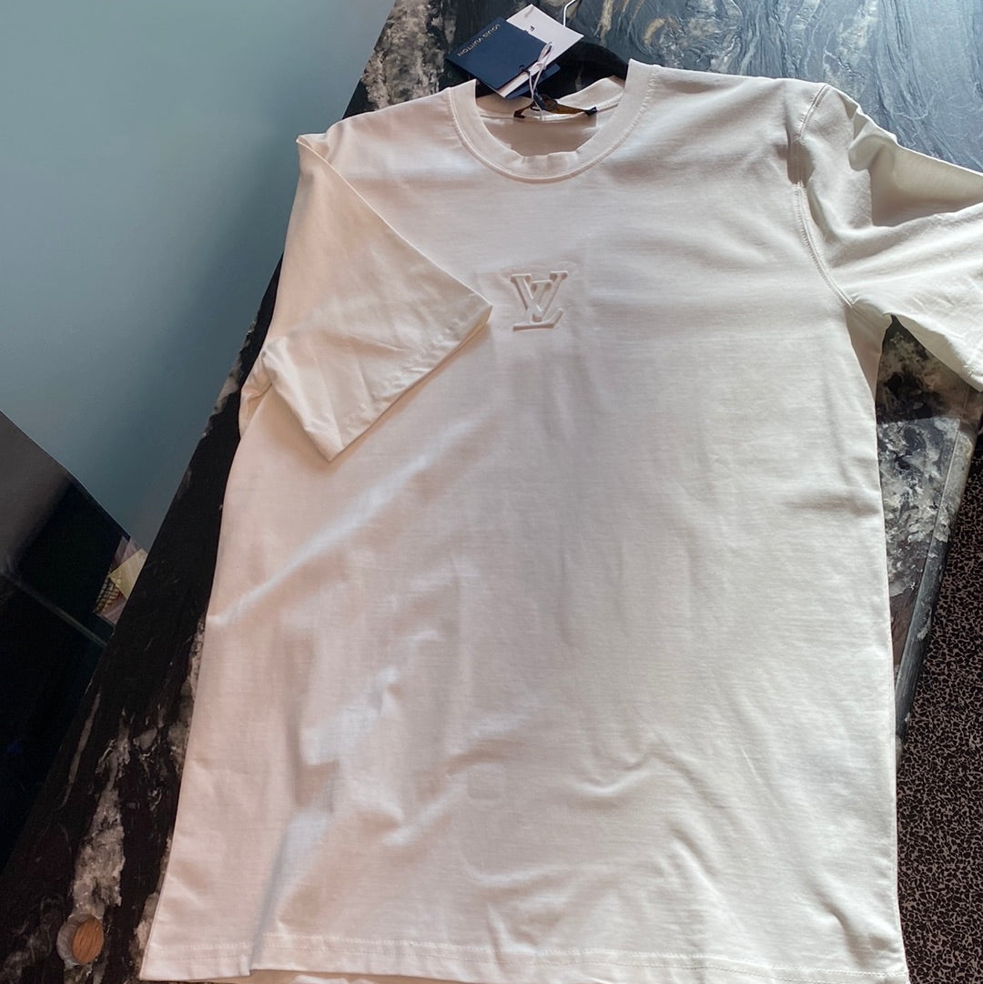 Louis Vuitton Embossed LV T-Shirt Optical White. Size S0